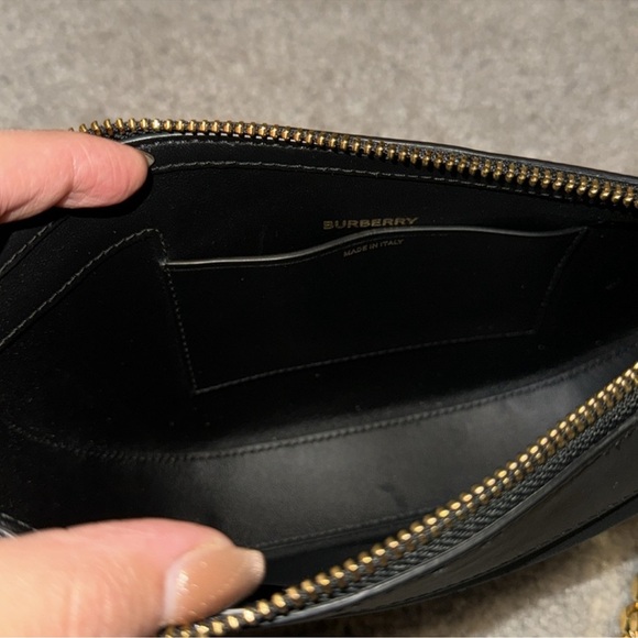 Pre-loved Mint Burberry Olympia Mini Shoulder Bag!
$899 100% authentic - Picture 7 of 9